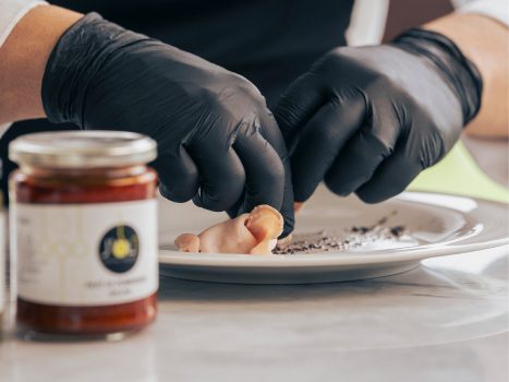 Carrè di suino con patè di carciofi
